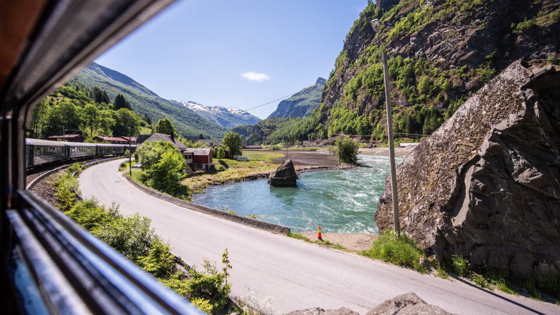 Viagens de trem são uma das opções de turismo virtual na Noruega
