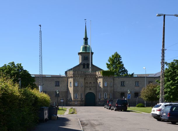Na Dinamarca, projeto de arquitetura vai preservar a fachada e o portão de entrada da prisão Vridsløselille